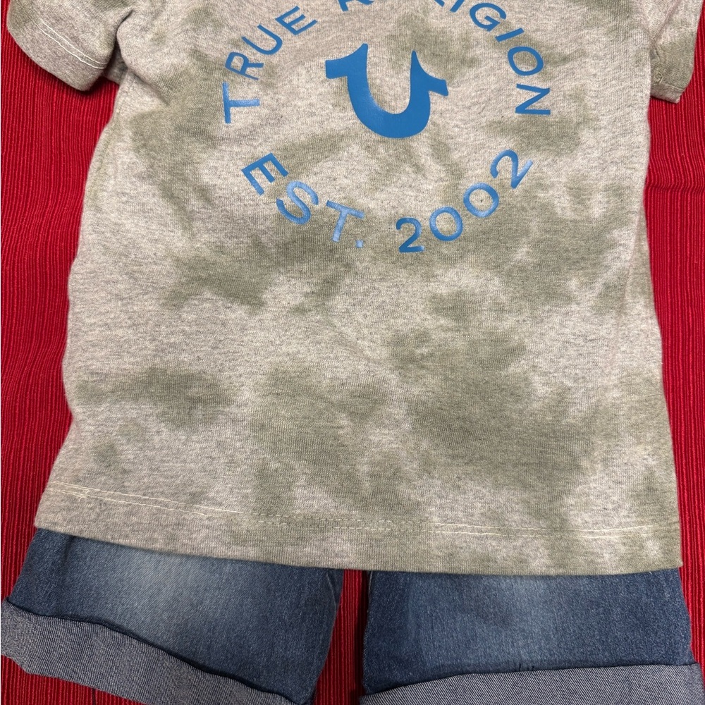 True Religion - Picture 3 of 4